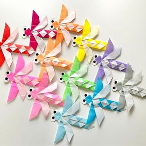 壁面飾り 秋 カラフルとんぼ 12匹