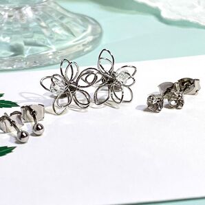 3種類のスタッドピアス フラワーモチーフ他 未使用