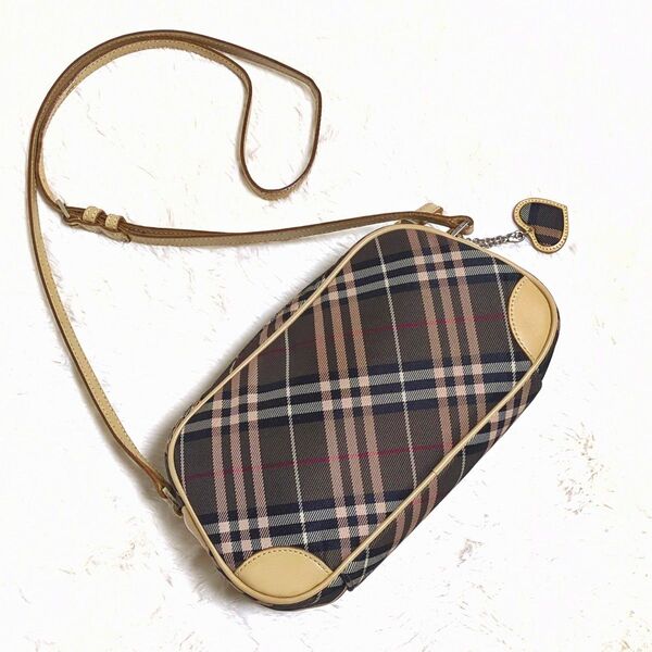 【美品】BURBERRY BLUE LABEL バーバリーブルーレーベル ショルダーバッグ ノバチェック ハートチャーム バッグ