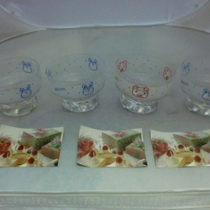 ■未使用 保管品 非売品  ■神戸屋 『デザートグラス』ガラス容器 全４個（ウサギ３個コブタ1個）の画像1