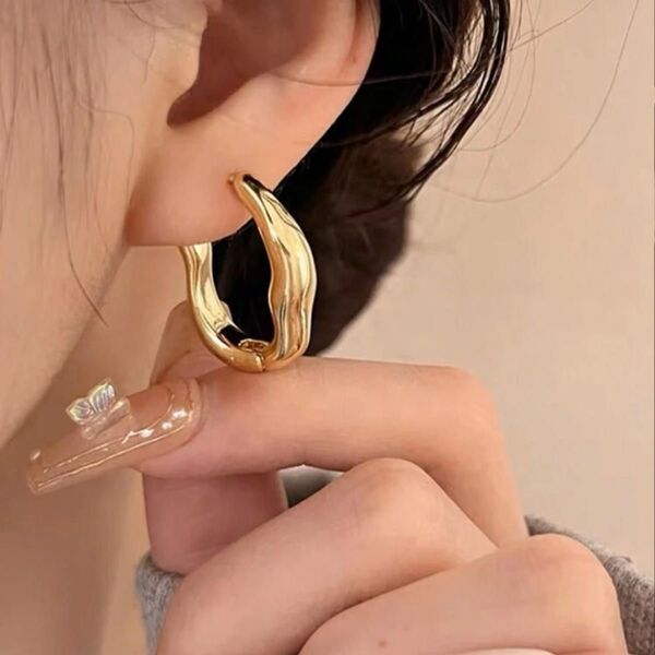 ピアス ゴールド ループ 韓国 プレゼント 華やか お洒落 お揃い 可愛い ボリューム