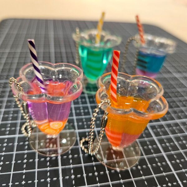 昭和レトロ ドリンク チャーム キーホルダー フルーツ入り プライズ タグなし未使用 4個