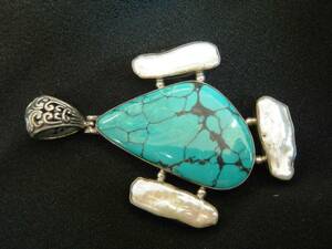 < silver. axe > silver made (925 stamp )* turquoise . pearl. pendant top 