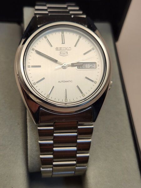SEIKO5 自動巻き 腕時計 銀文字盤