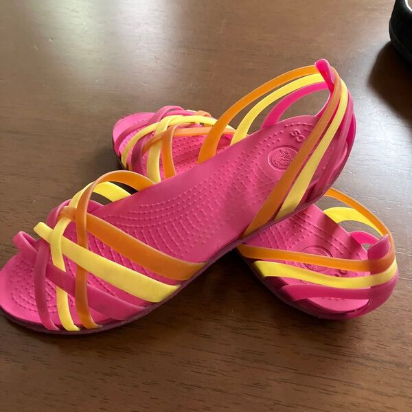 CROCS クロックス 可愛いサンダル
