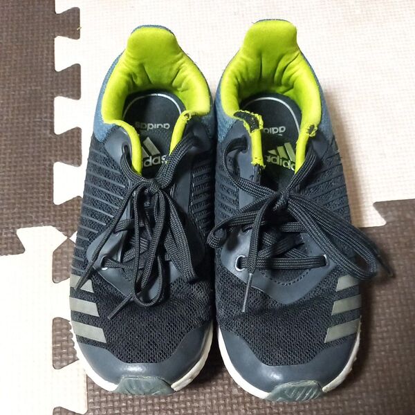 adidas スニーカー20cm