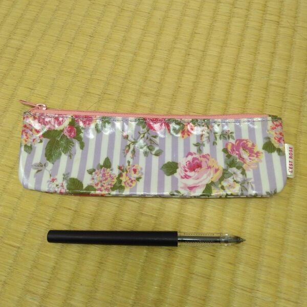 新品未使用品 ペンケース 花柄 レストローズ L'EST ROSE ボーダー 薄紫色 ビニール