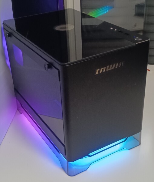 小型ゲーミングPC Ryzen7 メモリ32GB RTX4060 Gen4SSD1TB Windows11 WiFi ドラクエ FFベンチ