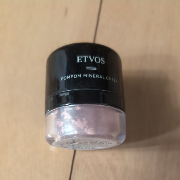 ETVOS ポンポンミネラルチーク 2g(ローズ)