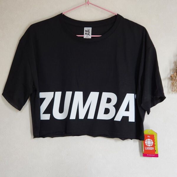 zumba WEAR クラシック ロゴ プリント クロップ Tシャツ