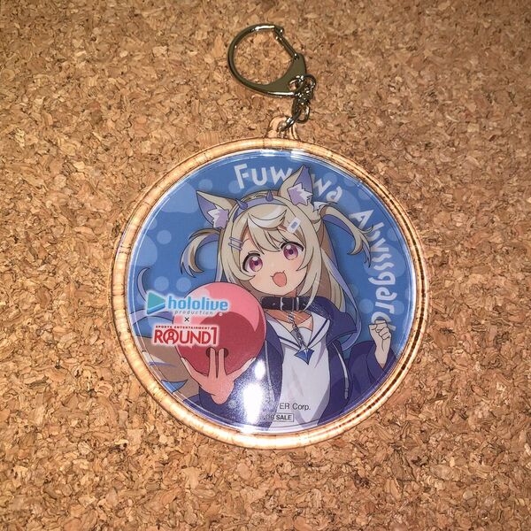 ホロライブ×ラウンドワン フワワ・アビスガード コラボ アクリルキーホルダー hololive Fuwawa Abyssgard