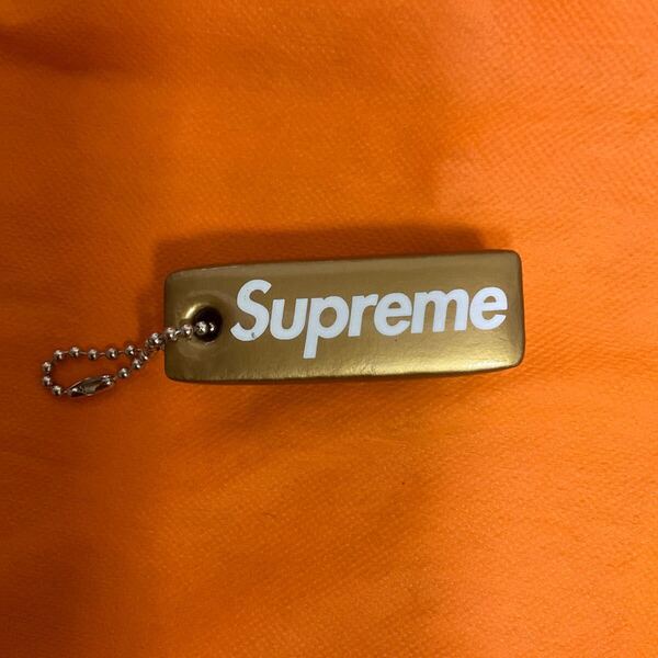 新品未使用 supreme シュプリーム パフィーキーホルダー Keychain キーチェーン ゴールド 金色