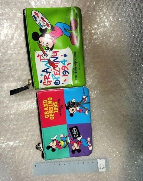 わディズニーストア30周年 ポーチ ミッキーマウス