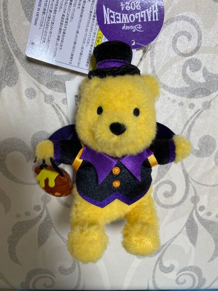 プー ぬいぐるみバッジ ディズニーハロウィン2024 ディズニーランド ぬいぐるみ マスコット