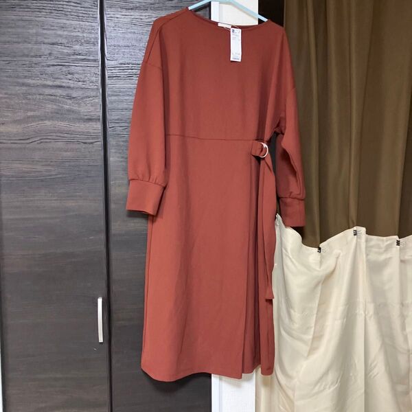 新品未使用タグ付き長袖ゆったりロングワンピース着丈115身幅50 ブラウン レディース ウエストマークLサイズguジーユー