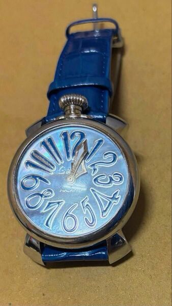 ガガミラノ マヌアーレ 40mm ブルーシェル ユニセックス