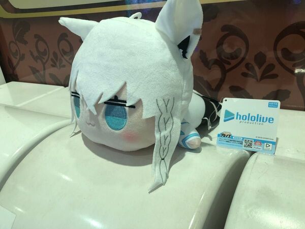 ホロライブ フブキ 寝そべり