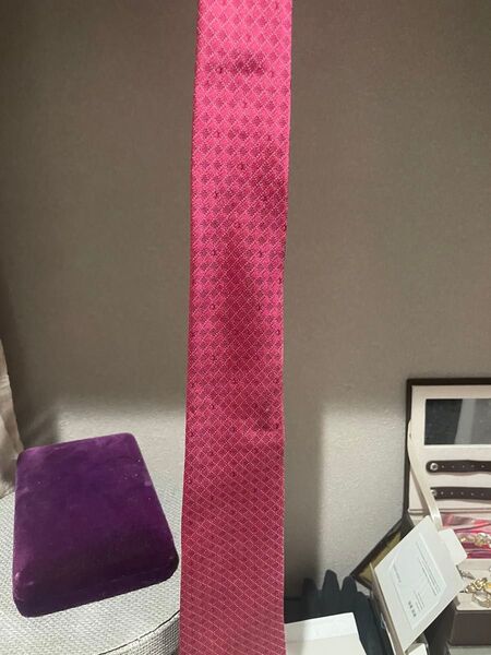 LOUIS VUITTON ピンク ネクタイ