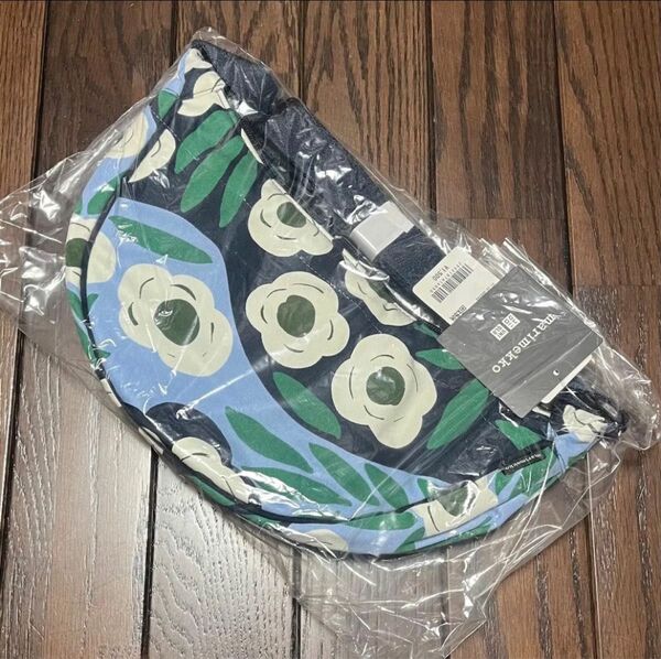 marimekko×UNIQLO ラウンドミニショルダーバッグ 花柄BLUE ①