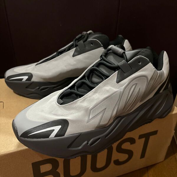 adidas アディダス YEEZY 700 MNVN METALL GW9524