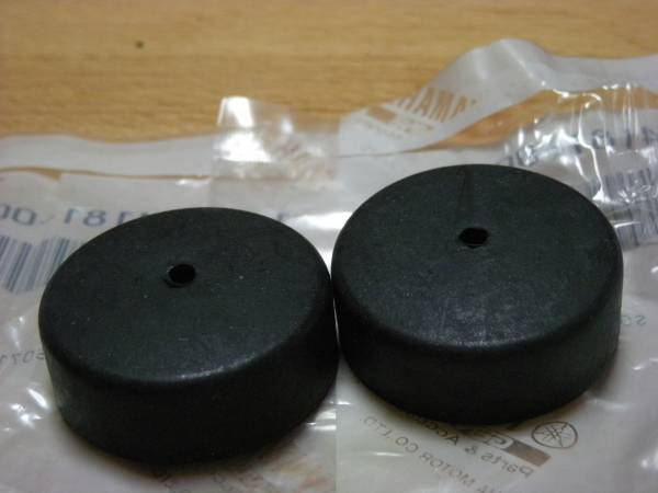 送料込 ヤマハ純正 新品 タンクの裏ゴム! GT50,GT80,ミニトレ,GR50,GR80,RX50,ポッケ,TY50,TY80,MR50,FX50,フォーゲル,RD50,RD90,RD125