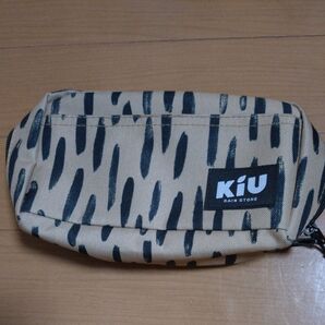 KIU kiu キウ ポーチ トラベルポーチ 登山 キャンプ コスメ 小物 ベージュ 筆箱