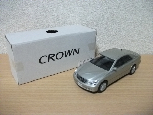 ◇【発送は土日のみ】非売品 CROWN クラウン カラーサンプルミニカー Premium Silver Pearl◇