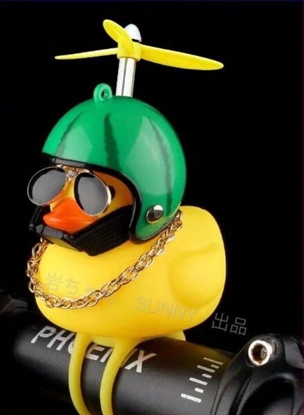 実物写真 アヒル隊長 自転車 自動車 バイクに【スイカ】ヘルメット 騎乗パートナー