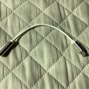 USB-C to 3.5mm オーディオ変換アダプター
