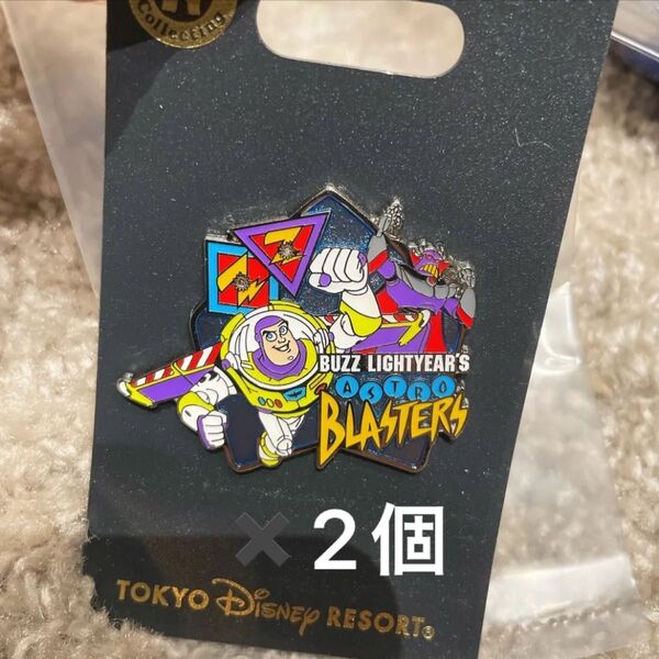 ディズニー ディズニーランド バズ トイストーリー バズライトイヤーのアストロブラスター ピンバッジ おもちゃ