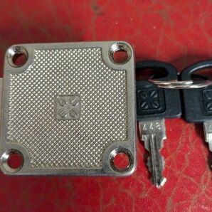 引き出し錠 キー付き9個セット