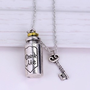 入荷!【Drink Me!】私を飲んで! そうしたら何かが変わるかもしれないよ!