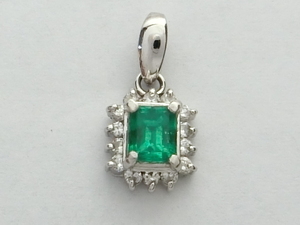 * exhibition goods * Pt900 frame emerald pendant top 