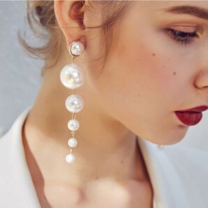 パール 風 ロング ピアス 両耳用 イミテーションパール ゴールドコーティング 新品未使用 結婚式 ブライダル 派手 5連 大粒