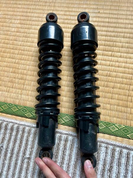 ゼファー750 リアサス メーカー不明