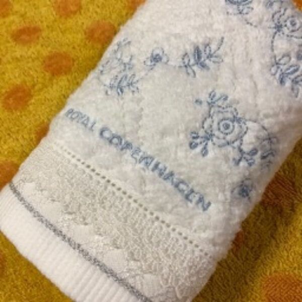 ロイヤルコペンハーゲン ハンドタオル レースブルー刺繍