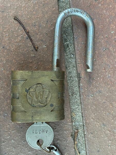 南京錠 鍵 レトロ 警察予備隊? 動作品 さくらのマーク ミリタリー