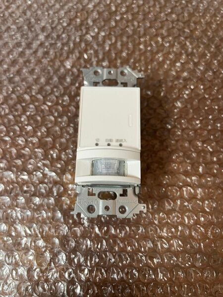 パナソニック 壁取付熱線センサ付自動スイッチ 親器 マットホワイト WTA14119W