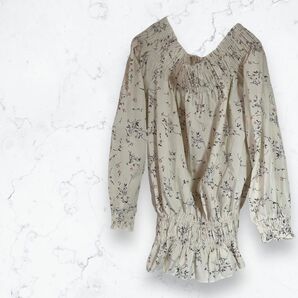 【タクシー】オフショルブラウス アイボリー F 花柄 ウエストゴム フェミニン ブラウス カットソー トップス