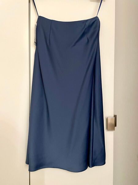 UNIQLO サテン ナローフレアスカート