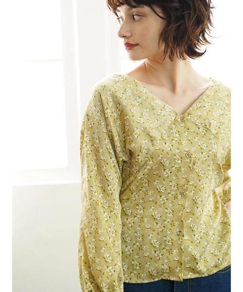 新品タグ付きE hyphen world gallery サテン花柄ブラウス 【F】ベージュ