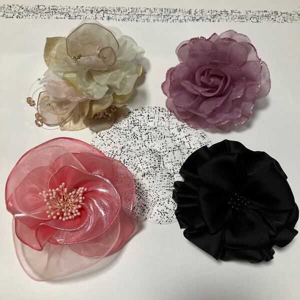 美品 4個 セット コサージュ フォーマル 結婚式 卒園式 入園式入学式 発表会 黒 ピンク ベージュ 紫 ワインレッド オーガンジー