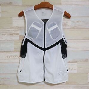 新品 15950円 Sサイズ NIKE ナイキ メンズ ランニングベスト ランディビジョン ピナクル ランニング 陸上 スポーツウェア 軽量