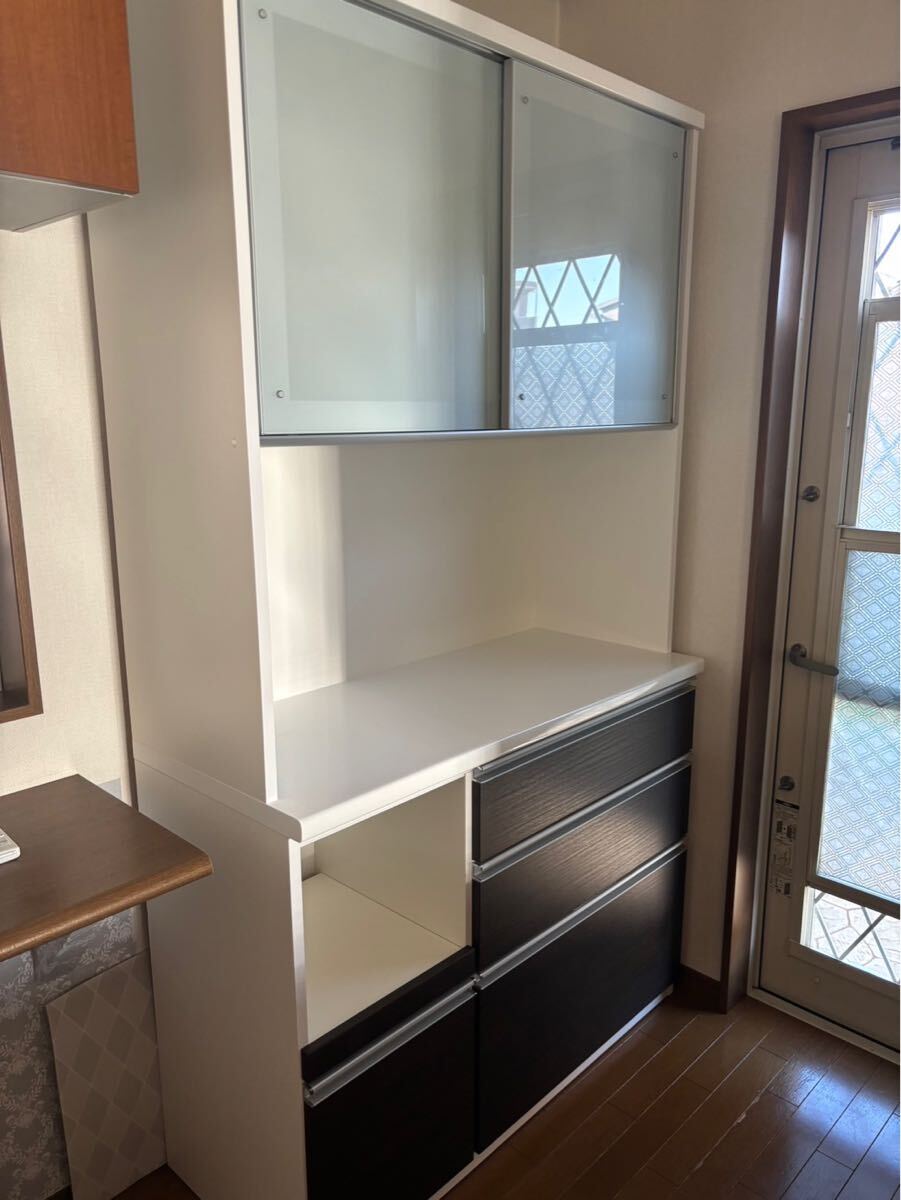 楽天市場】【レビューでクーポン進呈】食器棚 パンチ 松田家具 幅100cm ダイニングボード キッチンボード コンセント付き レンジ台 おしゃれ  モダン 収納力 選べる2色 : おしゃれ家具・インテリア eFinds