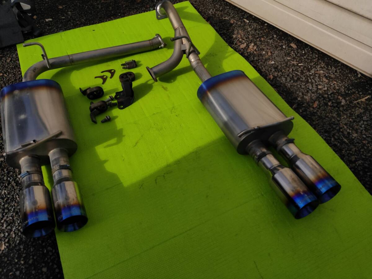 超希少 プリウスα用 トミーカイラ プレミアム01S 左右4本出しマフラー 検対 プリウスα用 トミーカイラ プレミアム01S 車検対応 左右4本出しマフラー