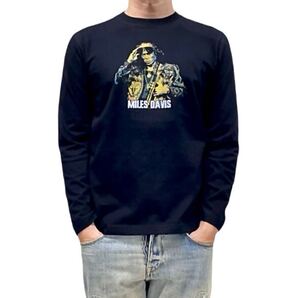 新品 マイルスデイビス King Of Jazz モダン クール ジャズの帝王 トランペット奏者 ポップアート ロンT 長袖Tシャツ ユニセックス Mサイズ