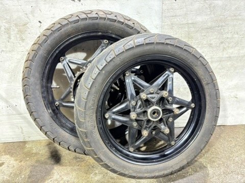 2025年最新】Yahoo!オークション -cbr400fホイールの中古品 2025年最新】Yahoo!オークション -cbr400fホイールの中古品