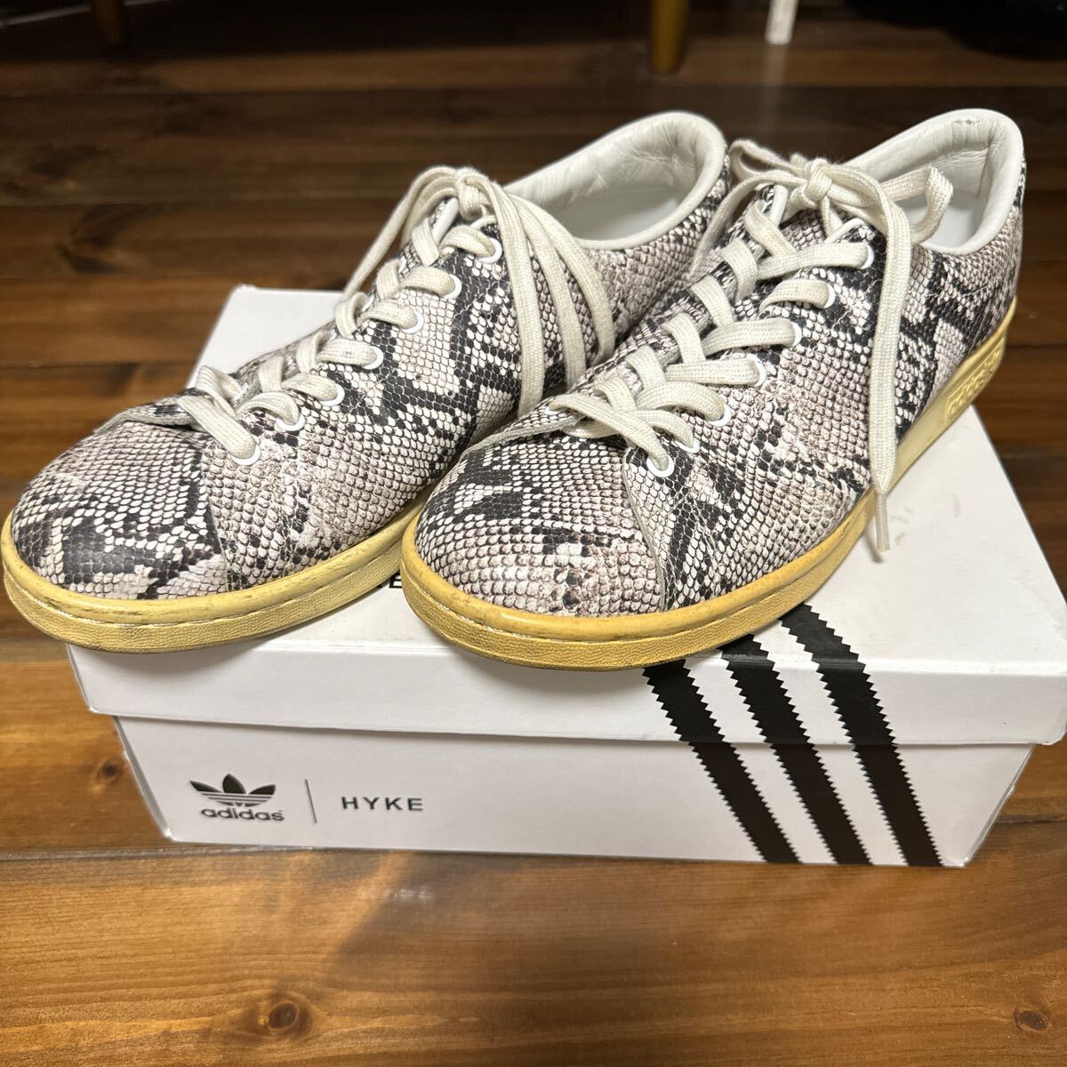 Adidas originals：パイソン柄ジャージ上下（美品） - メルカリ