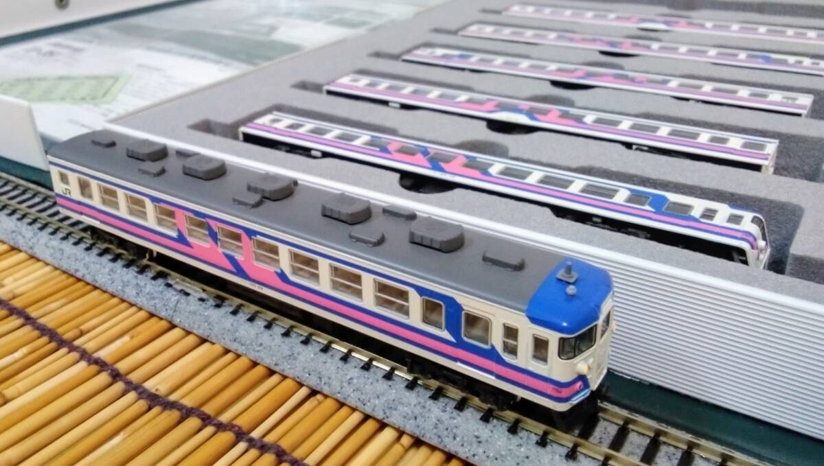 鉄道模型 KATO 車両 165系直流急行系電車(モントレー色) 10-350
