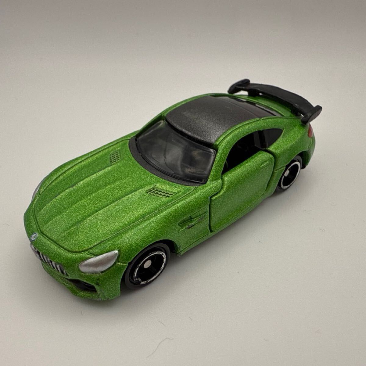 【傷汚れあり】1/18 ミニカー AMG S65 元箱あり 傷汚れあり】1/18 ミニカー AMG S65 元箱あり - メルカリ